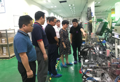 茅箭區(qū)領(lǐng)導(dǎo)化身“店小二”高效招商 四天跨四省考察十項(xiàng)目，文具產(chǎn)業(yè)成重點(diǎn)